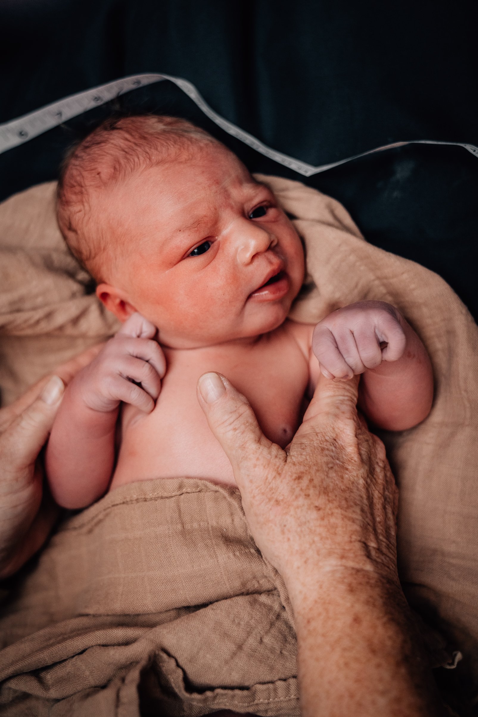 Homebirth-St-Louis-Birth-Photography-Midwife-114-4474.JPG