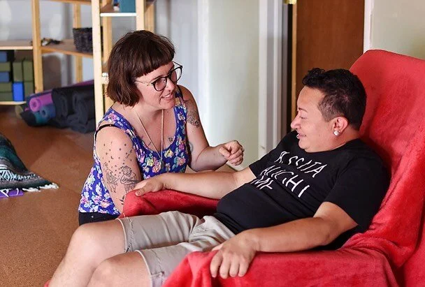 @helmacupuncture : I&rsquo;m gonna stick you with a lil needle, it&rsquo;ll make you feel good.
Jordan: 👁👁
@helmacupuncture : 🤏🏻
Jordan: 😴
(Some documentary/biz promo photos for Helm Acupuncture.)

#smallbusiness #smallbusinessdenver #acupunctur