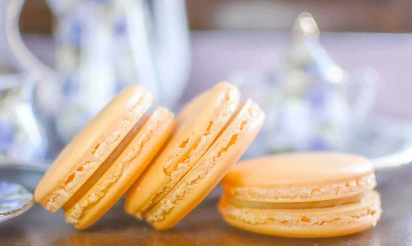 I know we&rsquo;re about to get another snow storm but I gotta celebrate the beautiful weather today. Gorgeous macarons by @meri_macarons  that are giving me spring ~aesthetics~