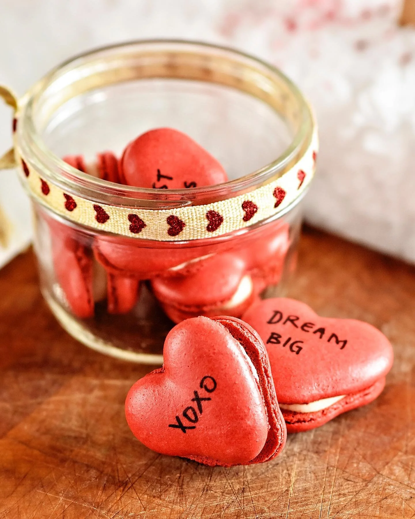 ❤️ aesthetics ❤️
macarons by @meri_macarons