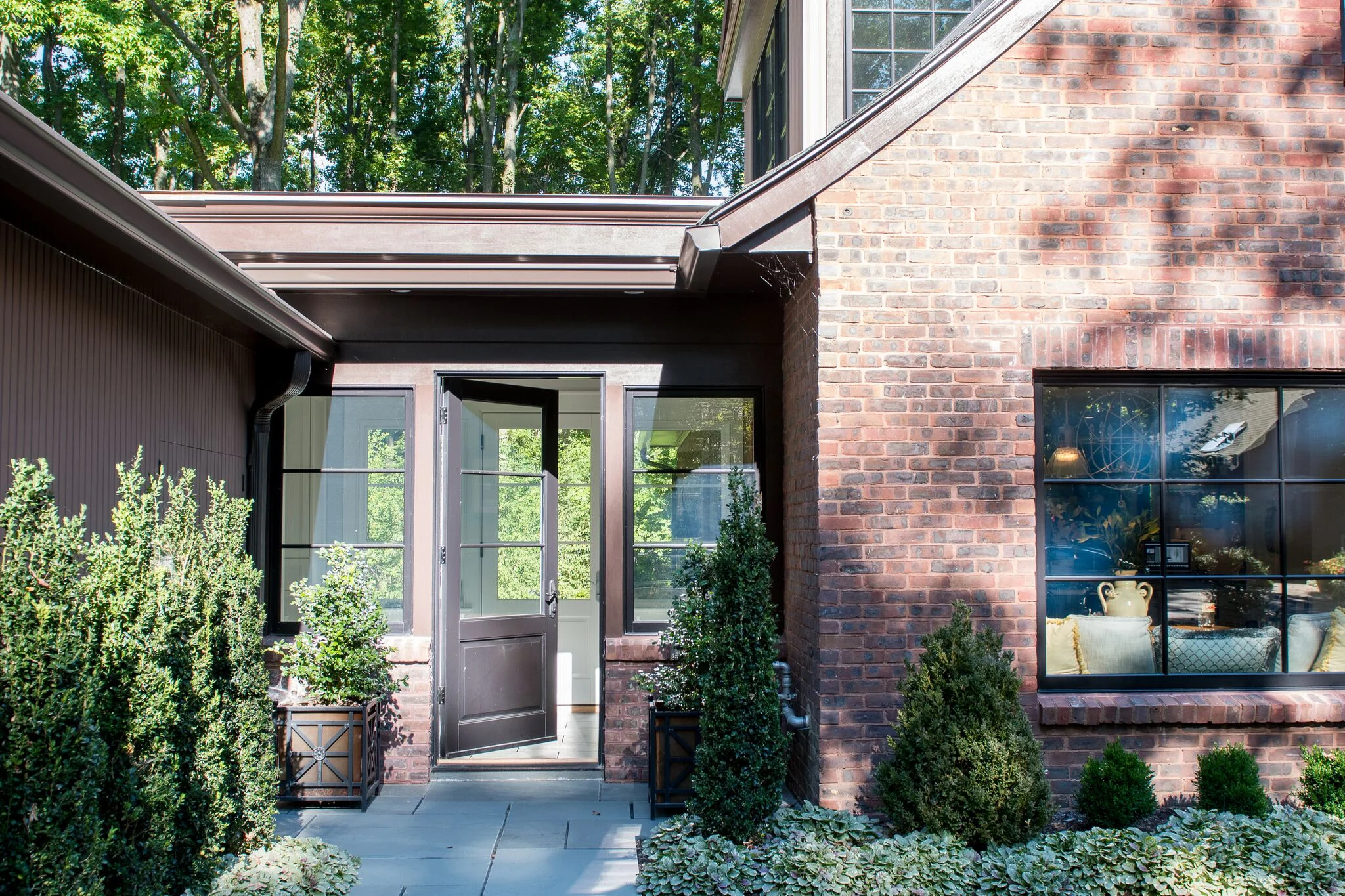 Exterior 6.jpg