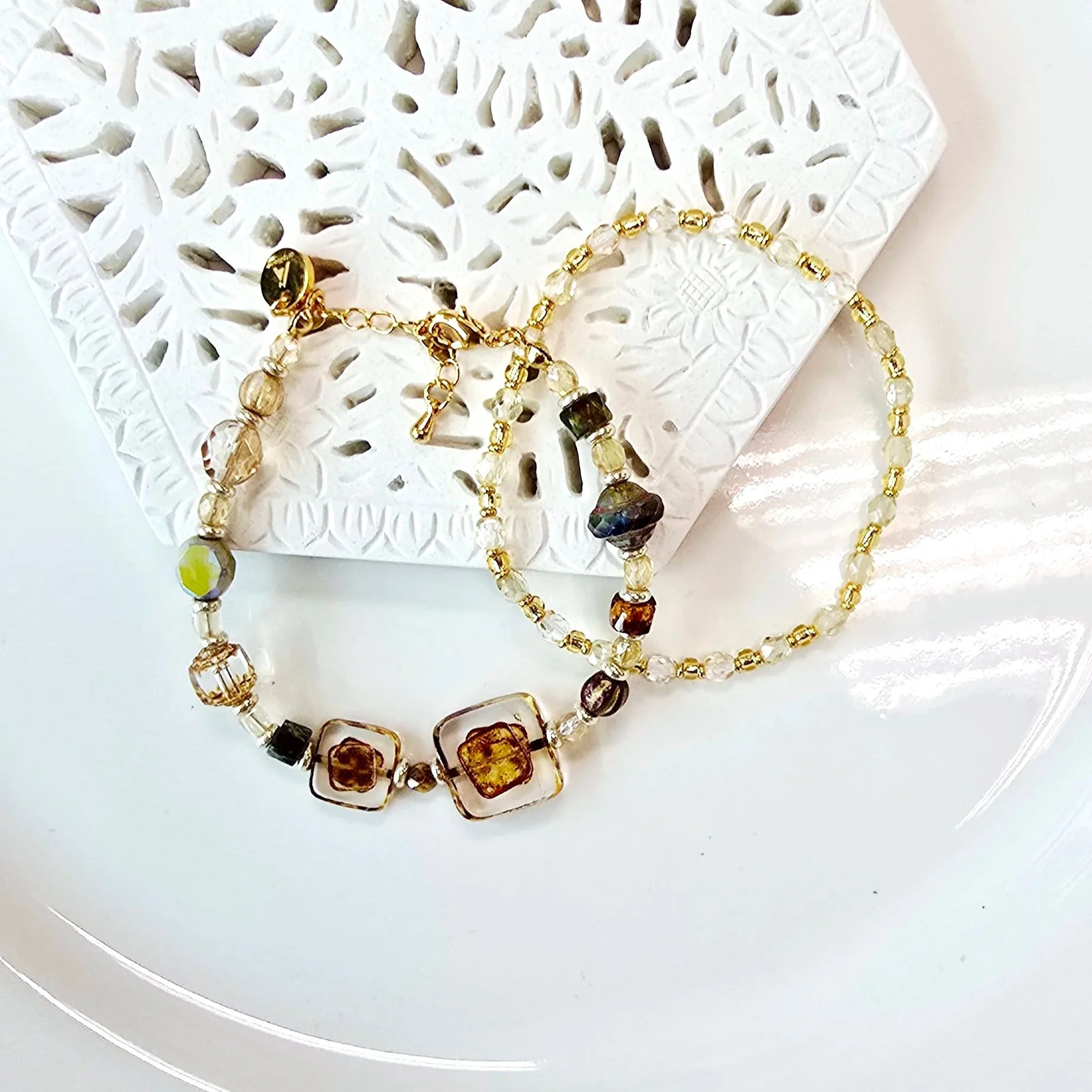 Amber Core  - Avram Oh