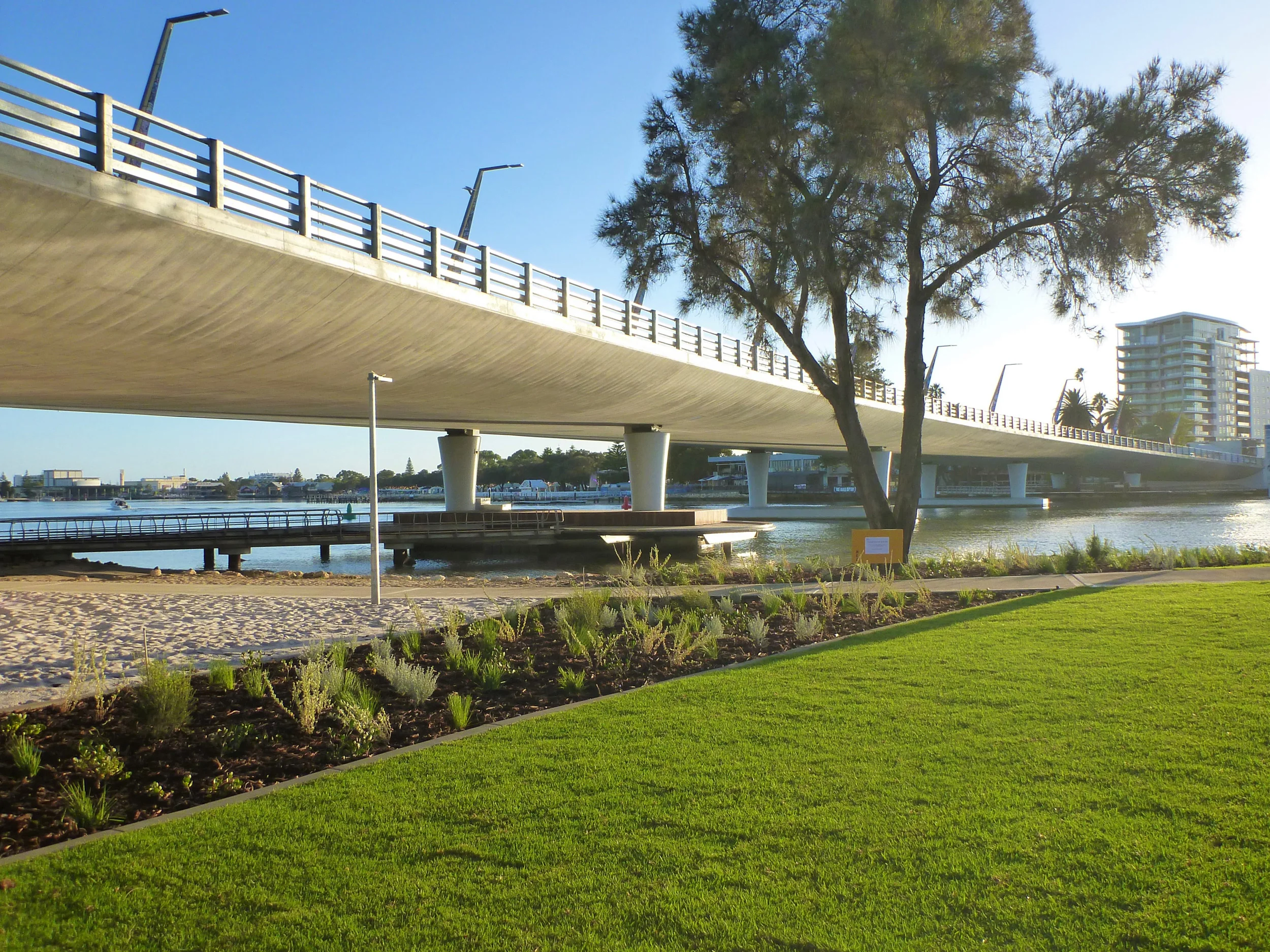 1601-ID126-Photo 2 Mandurah South Elev.jpg