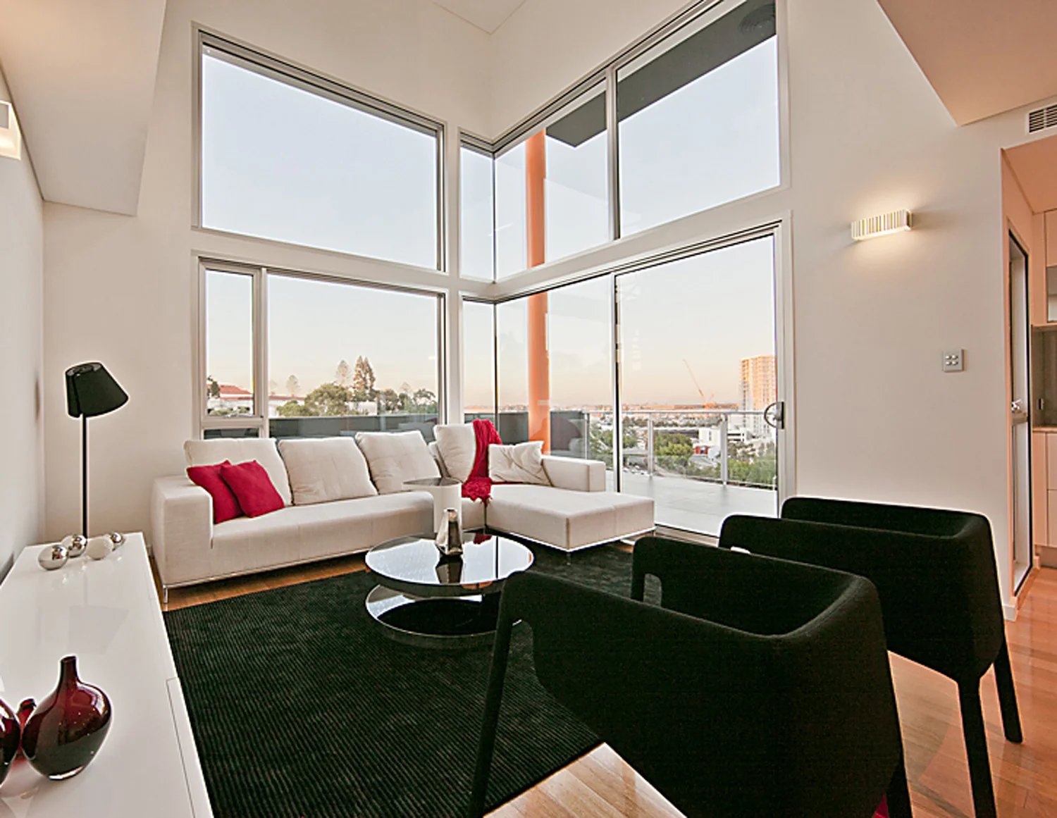 2011 Scene Apts_Q1P2385s[6].jpg