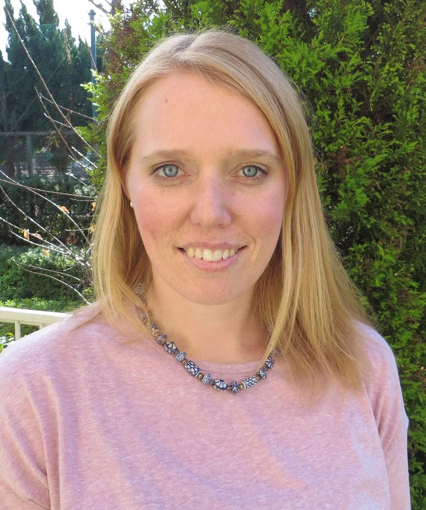 headshot1.jpg
