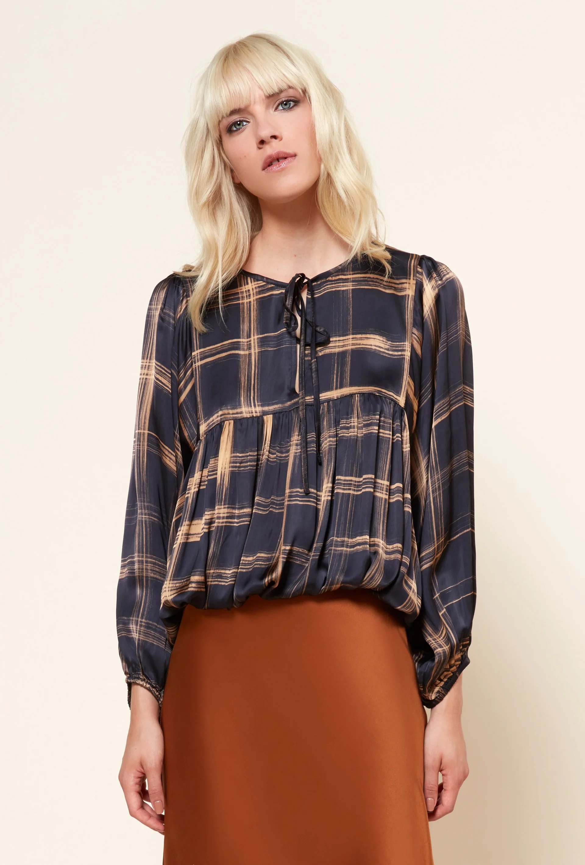 MES-DEMOISELLES-PARIS-Black-Bronze-Printed-Blouse-Gallieni.jpg