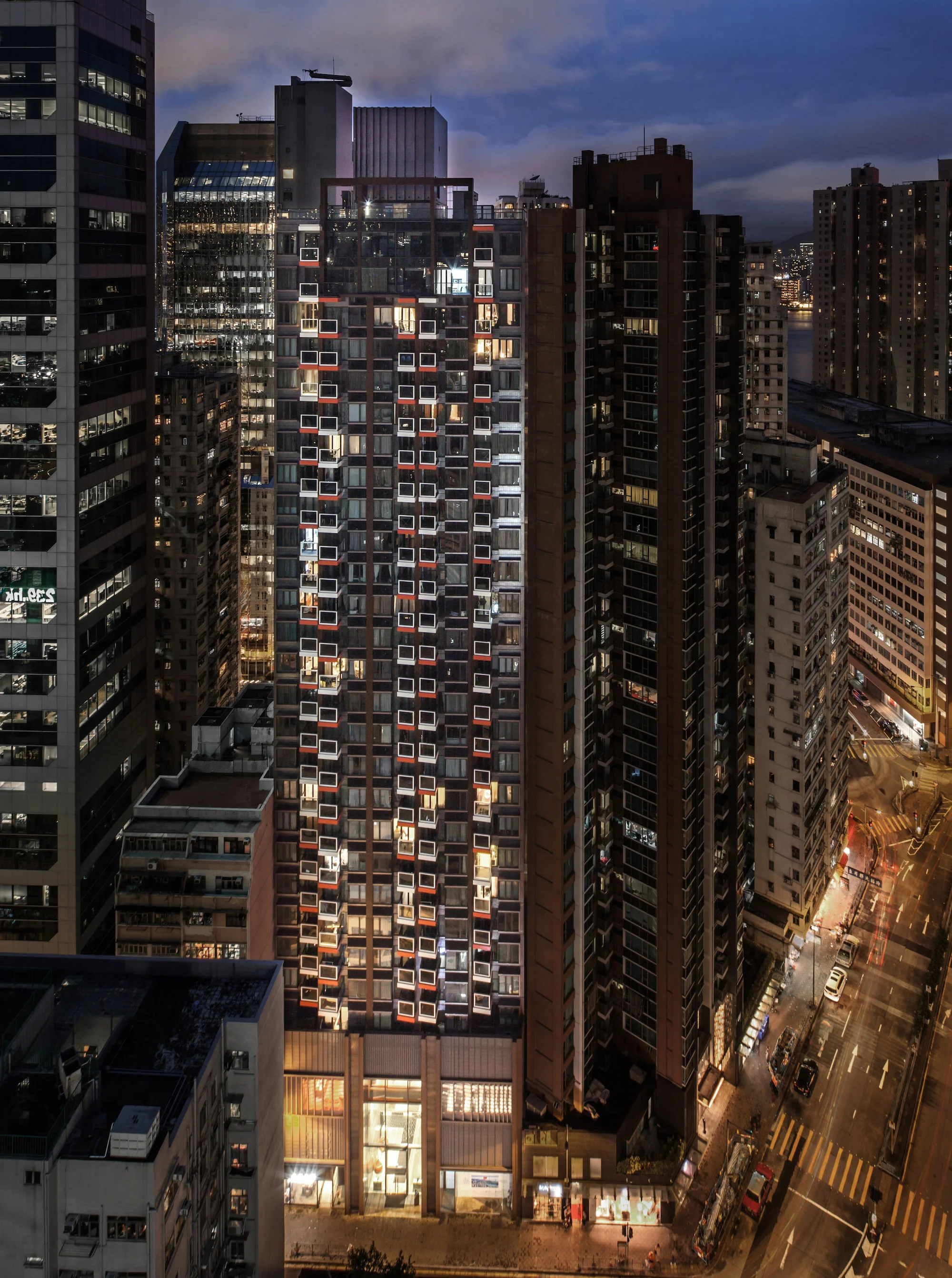 The Hemispheres is a high-rise residential tower which consists of 119 units. It is located in the Tin Hau area with close proximity to Victoria Park in Hong Kong. It has 31 stories including 3 levels of podium, which the clubhouse is located on the 2F, and mechanical rooms occupied 1F respectively.