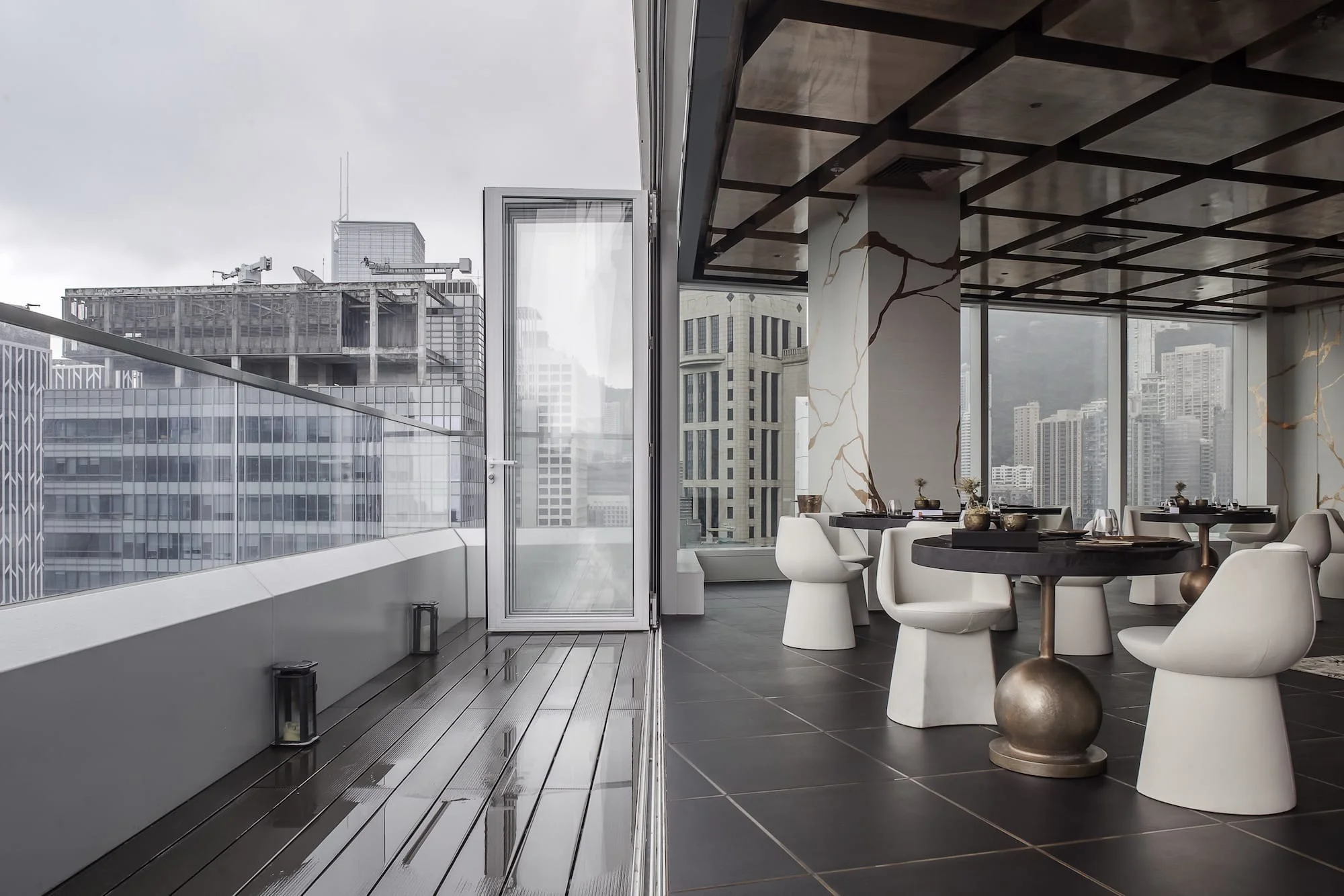 The restaurant floors include large exterior balconies or terraces for al fresco dining, with a dramatic roof top bar. One year prior to completion, major international art businesses David Zwirner Gallery, Pace Gallery, Pearl Lam Galleries, Seoul Auction, Tang Contemporary Art Gallery, Whitestone Gallery and fine dining group Le Comptoir have already confirmed their tenancy.