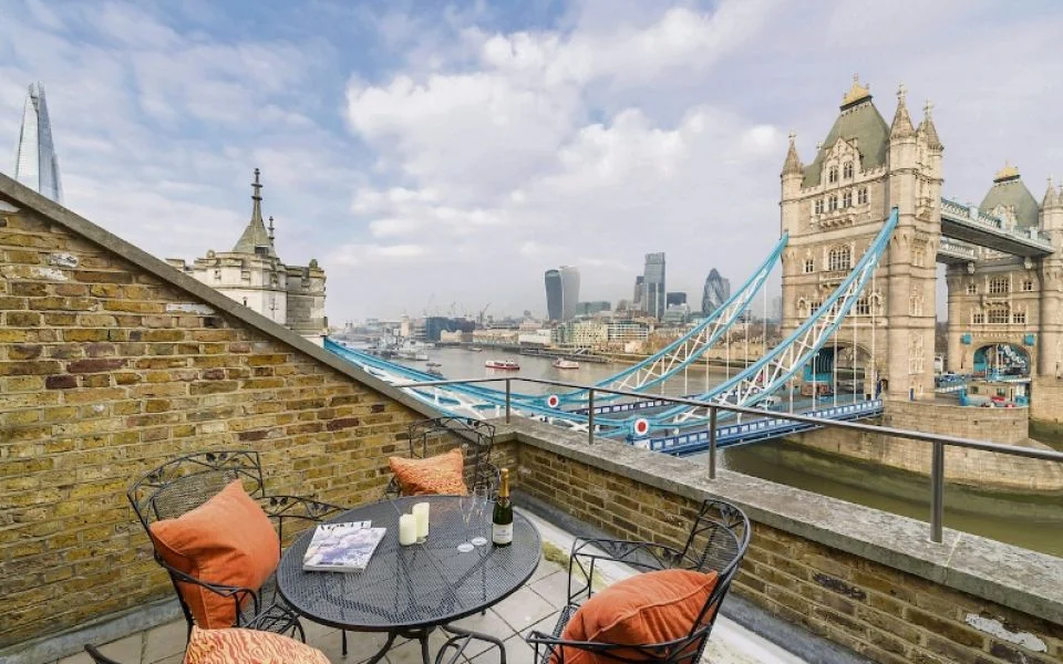 terrace-2-5b5b44ea0050f-5b5b45b79b14f.jpg