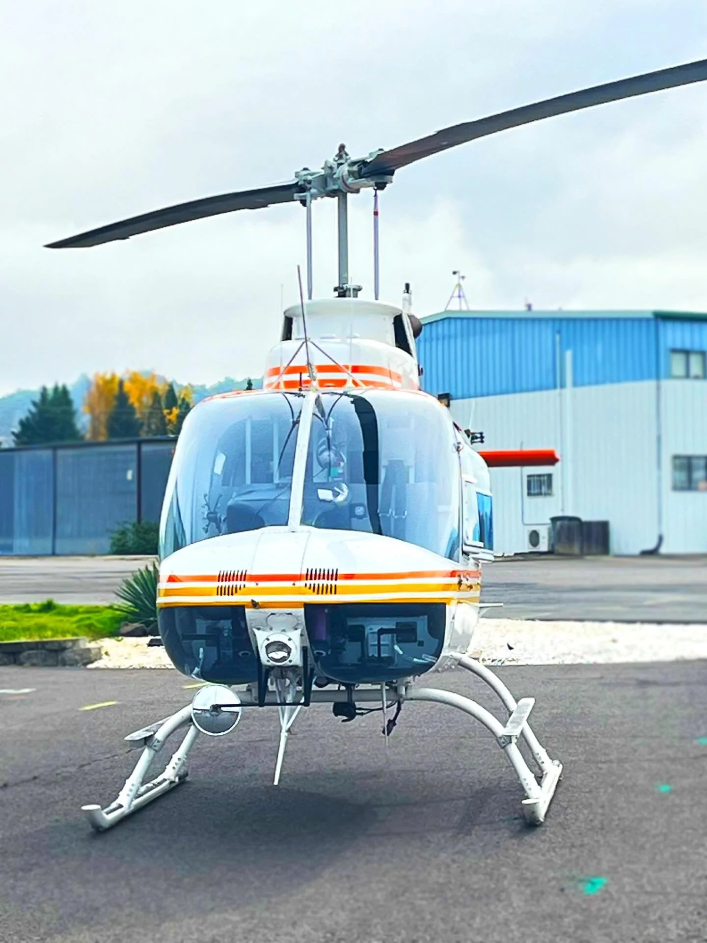 Your chariot awaits!
A few clouds today, but clear skies ahead.
Book your next adventure with Rogue Heli Tours &mdash; let&rsquo;s get you airborne.
#RogueHeliTours #FlySouthernOregon #rogueheli #ExploreRogueValley #OregonHeliTours #HeliViewsOregon #