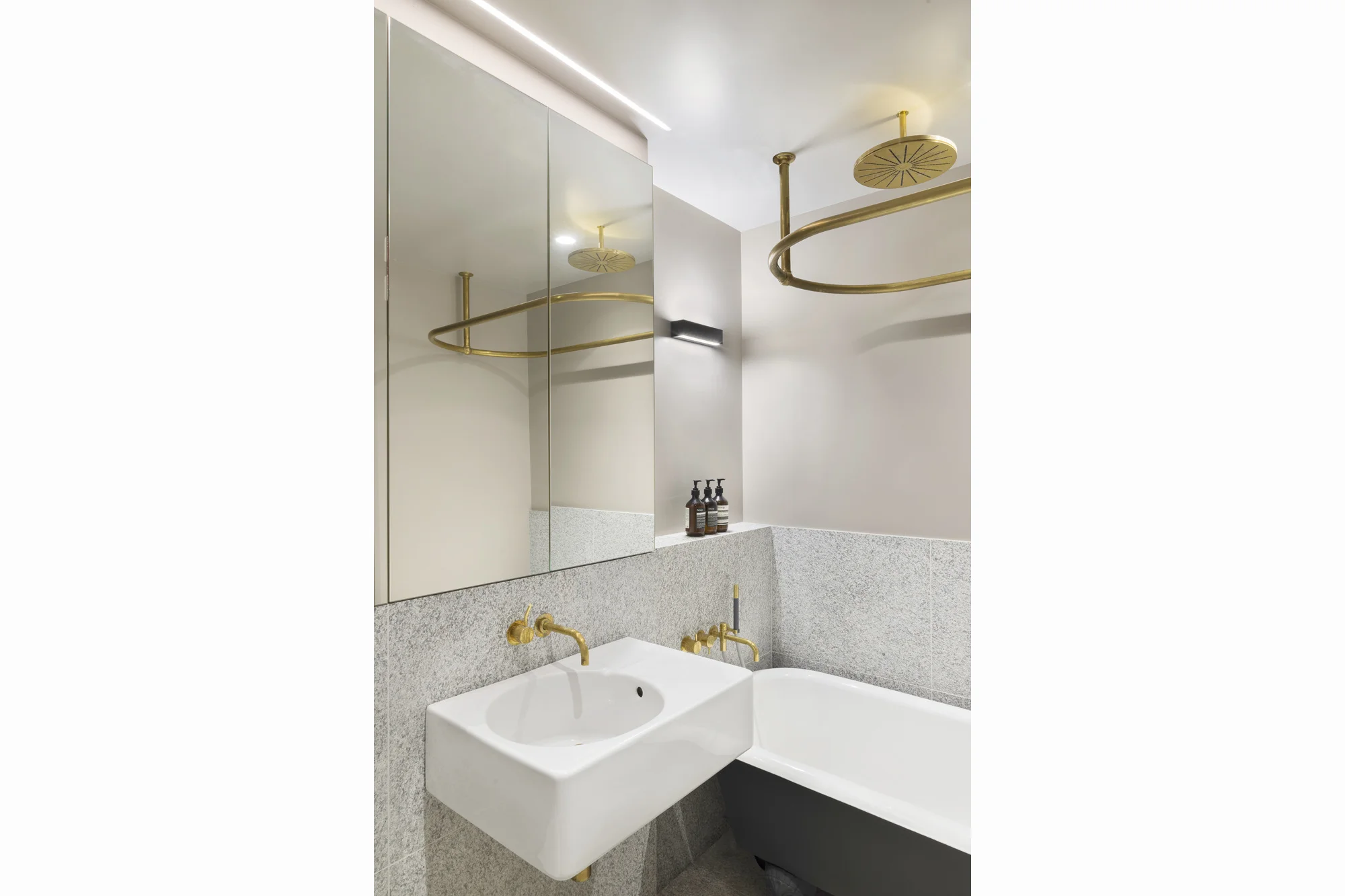 9architetbathroom_2000.jpg