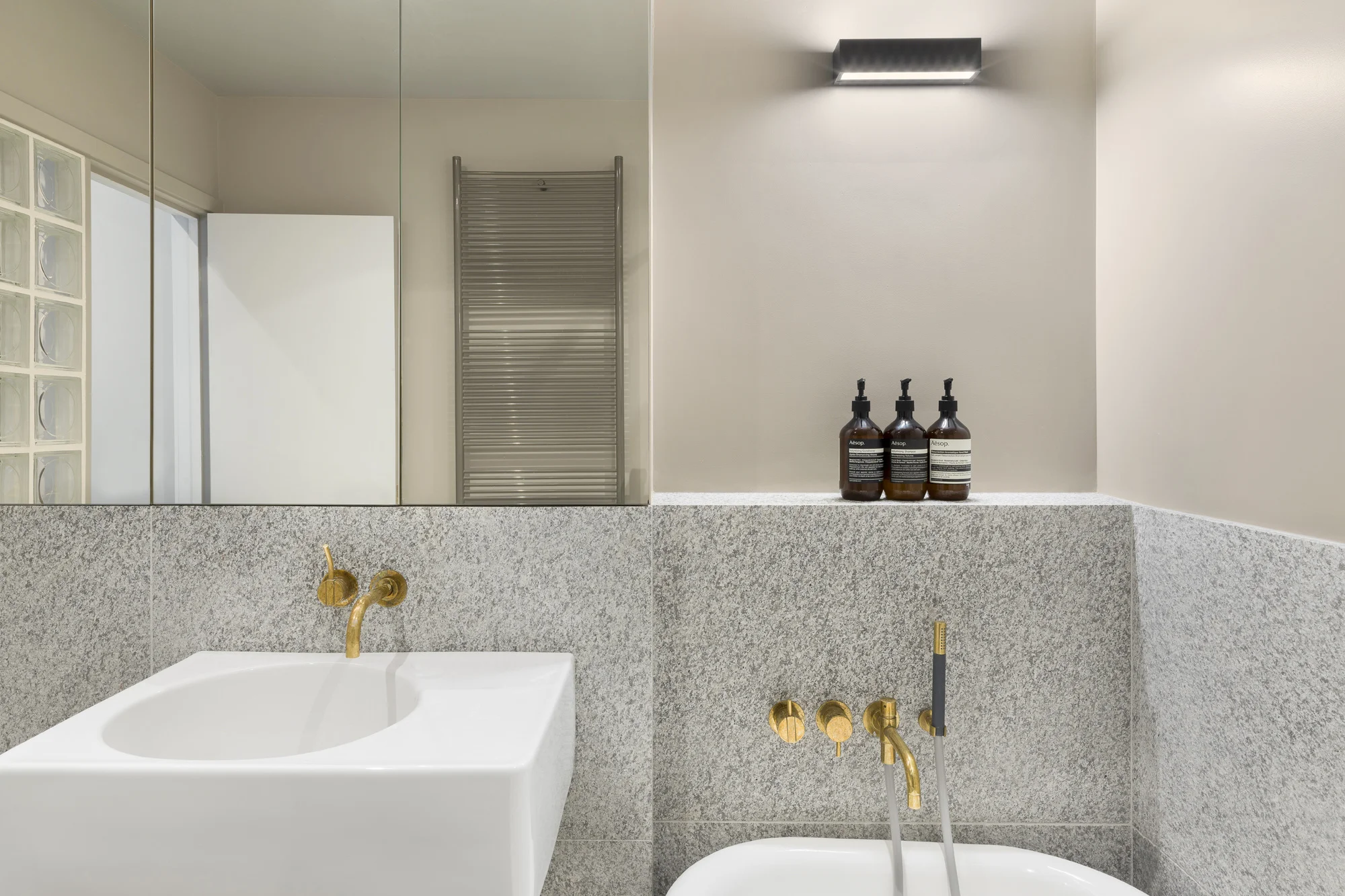 10designerbathroom_10_2000.jpg
