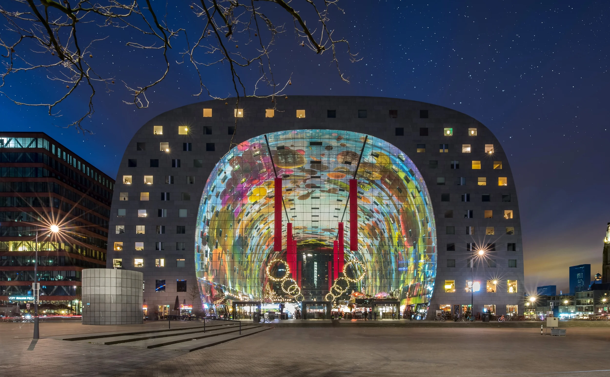 Markthal under the stars-1.jpg