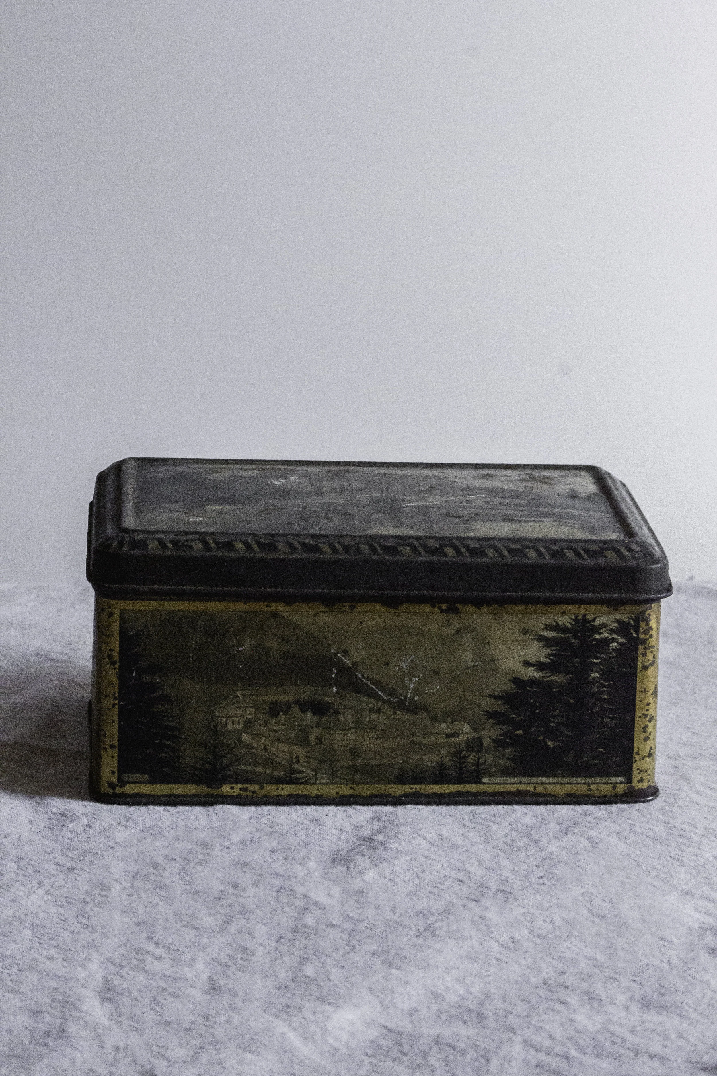 tin box 3.jpg