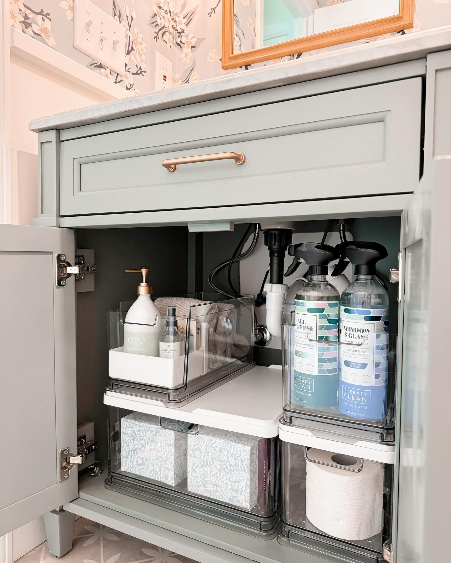 When &ldquo;there&rsquo;s no place like home&rdquo; even applies to under the bathroom sink. 🥰

The under sink area can be a universally tricky spot, but the key is to maximize vertical space (think modular stacking bins like these beauties from the