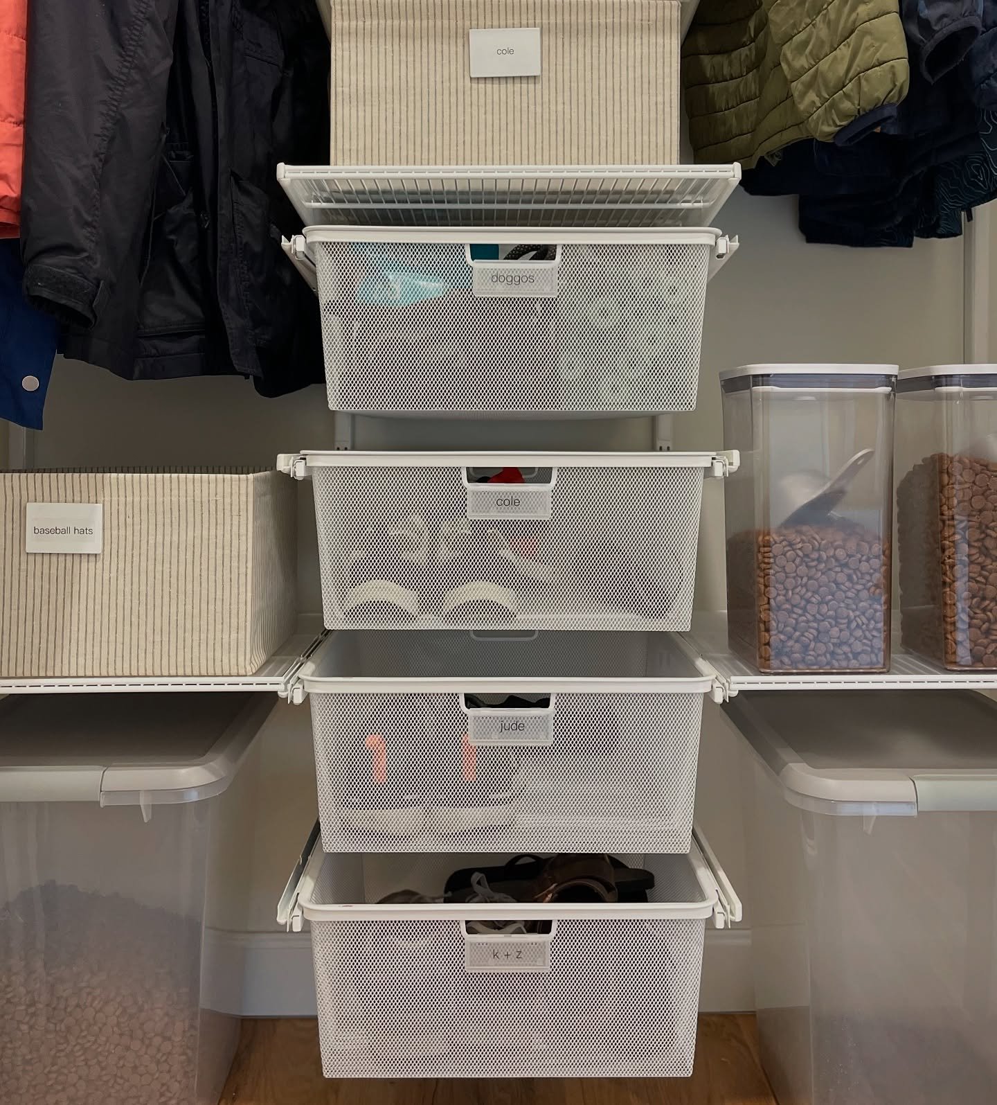 This family closet isn&rsquo;t just about jackets, it&rsquo;s also where sunscreen, pool bags, and pup supplies all have a home. When you have a system that works, there&rsquo;s no reinventing the wheel each season - just adjust and keep going!

Simp