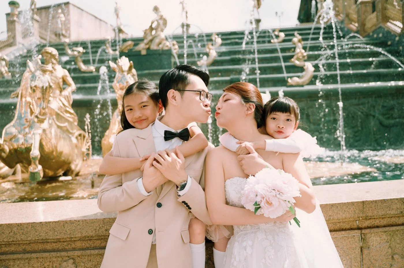 MR LOU's FAMILY | BANA HILLS, DA NANG
