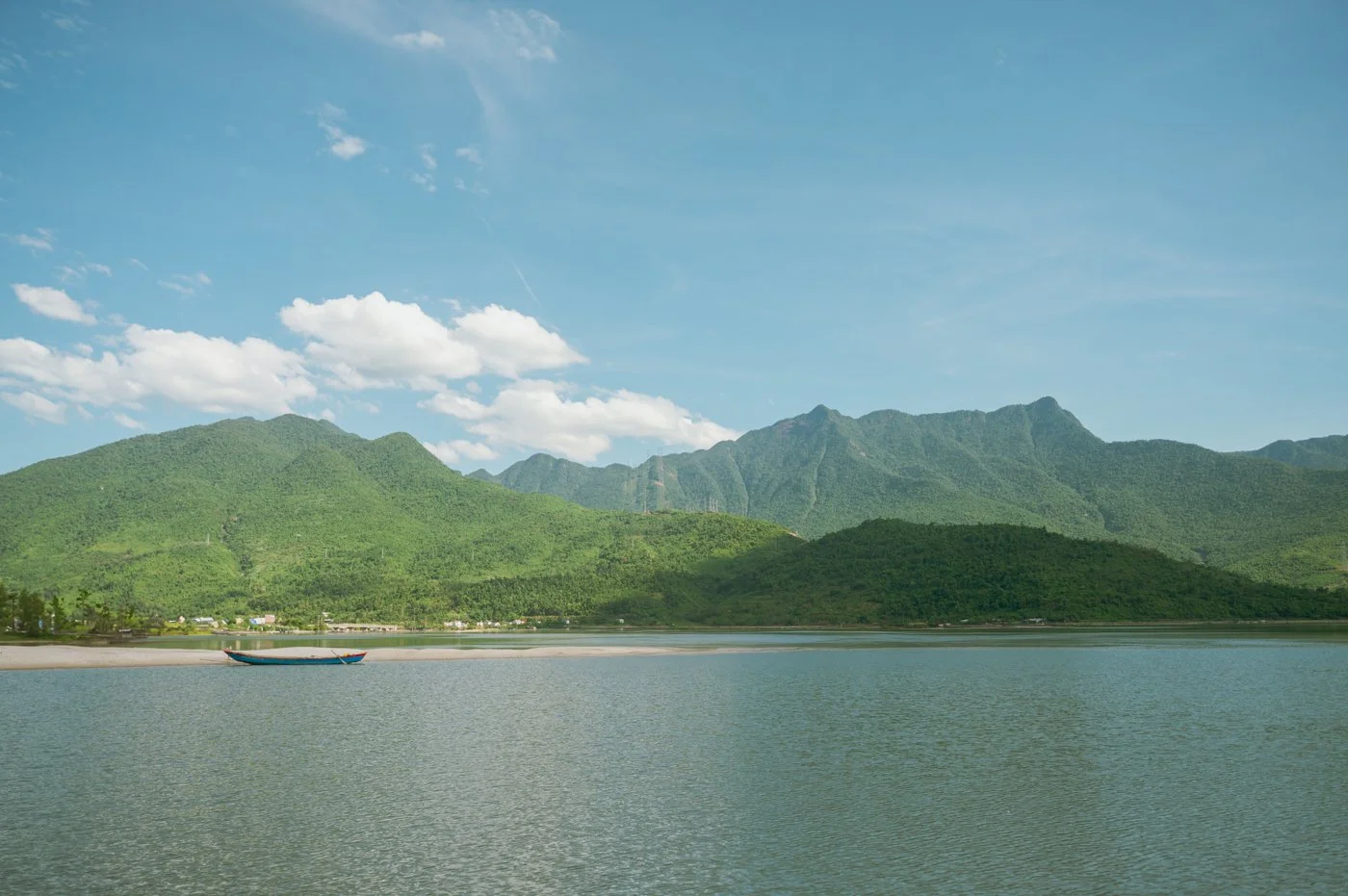 vietnam–Pre-wedding-photographer-danang_47.jpg