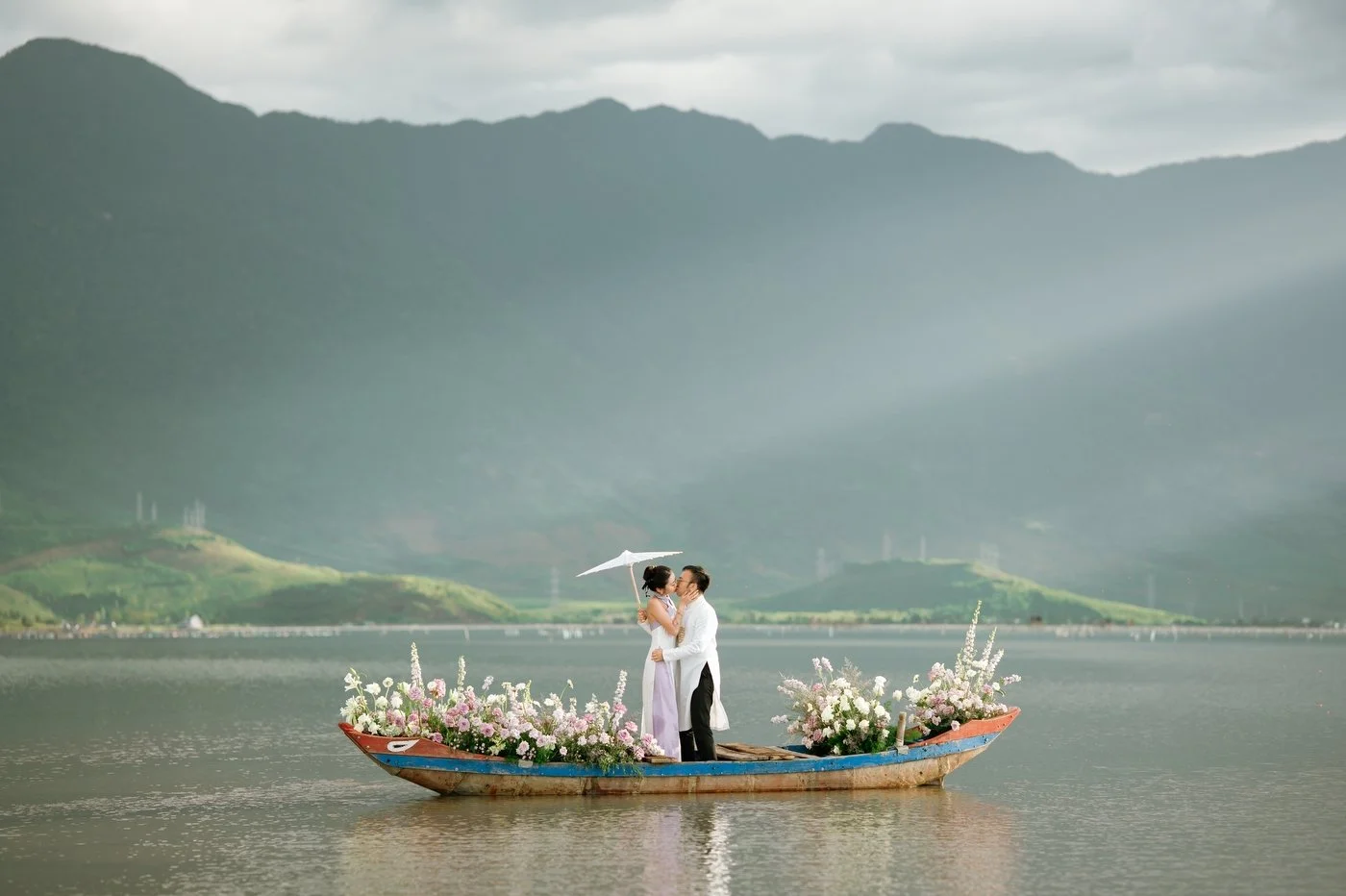 vietnam–Pre-wedding-photographer-danang_99.JPG