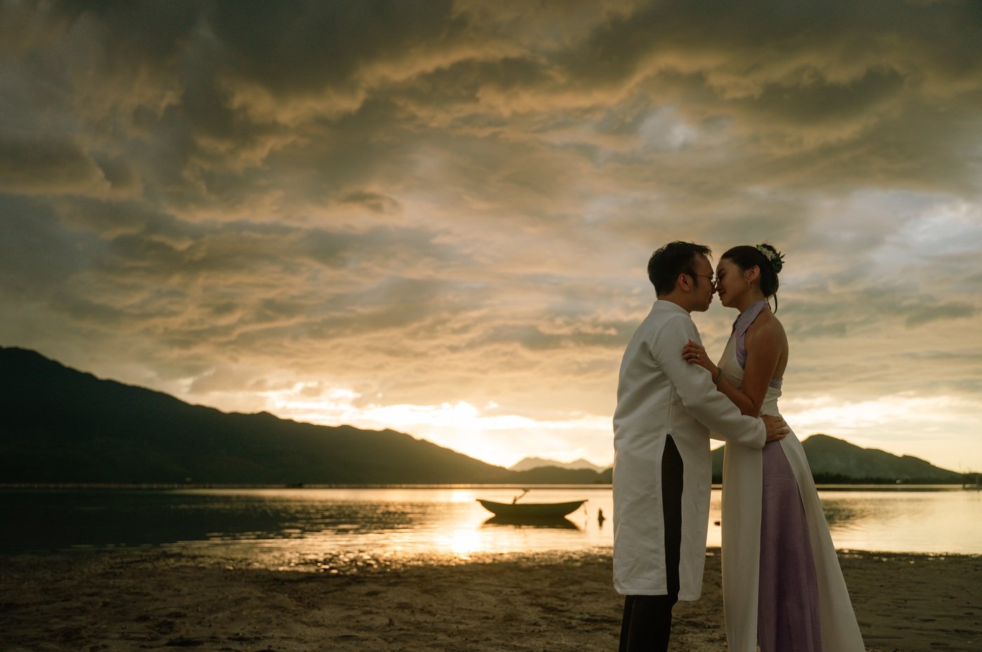 vietnam–Pre-wedding-photographer-danang_69.JPG