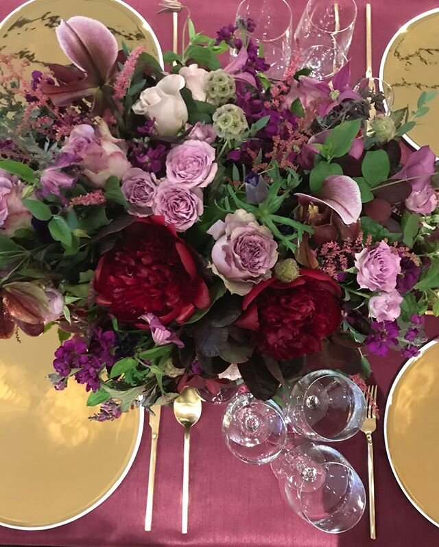 Centerpiece Showstopper⠀⠀⠀⠀⠀⠀⠀⠀⠀
⠀⠀⠀⠀⠀⠀⠀⠀⠀
#eventdesign #eventdesigner #flowers #tabletop