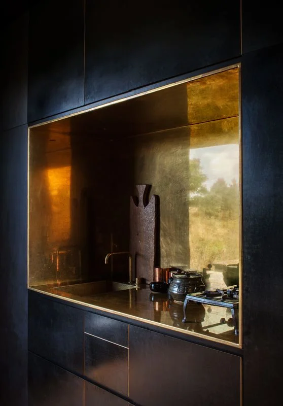 A small kitchenette in a tiny house with a lot of style - when a leo has a chance to make a pop, we take it, right?