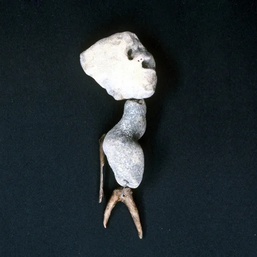 Emma 2003 Coral, Wire 6"x4"x1.5"