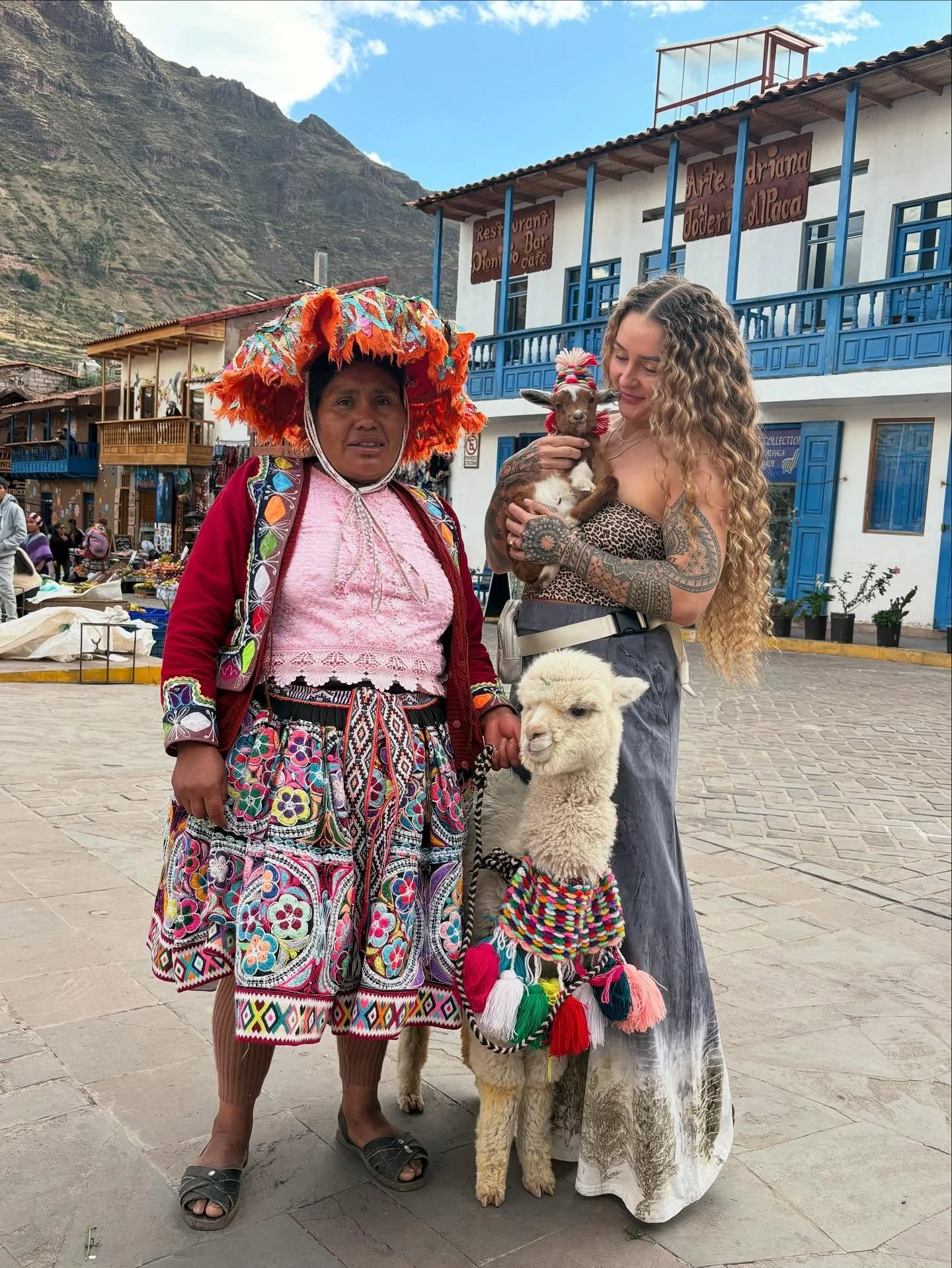 June photo dump 🌸

1. Pisac trip
2. Sydney's birthday dinner 
3. Handstands in the Sacred Valley
4. Exploring Cusco
5. Peru lunches with my bestie 
6. Eyemasks and hotel time 
7. Peru vibes 
8. Aerial play at the gym
9. Bagheera my babygirl
10. Teac