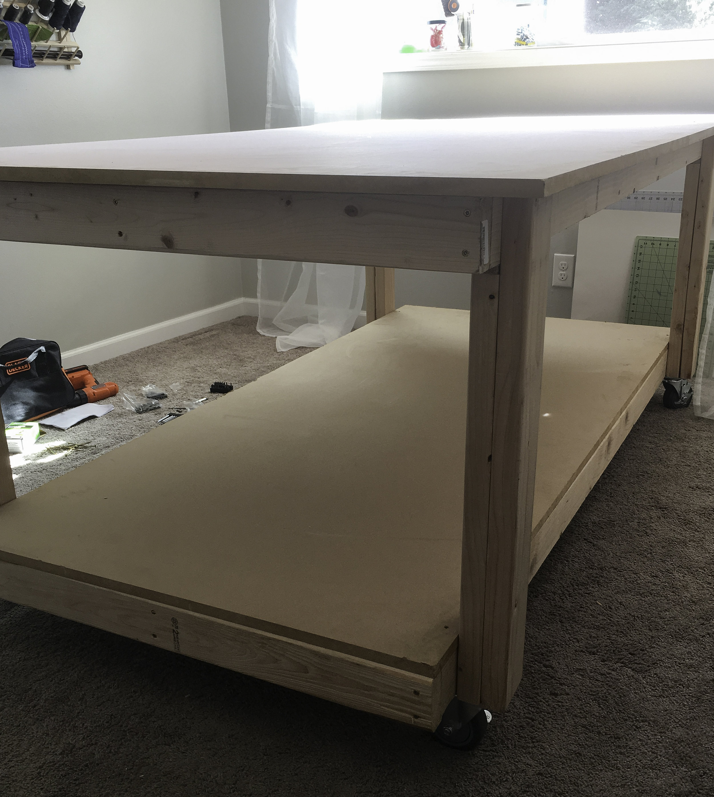 White Sewing Table can be Used as a Cutting Table with 3 Non-Woven Drawers GBNIJ gt5-kj Density Board Iron Foot Tube with Lifting Board 