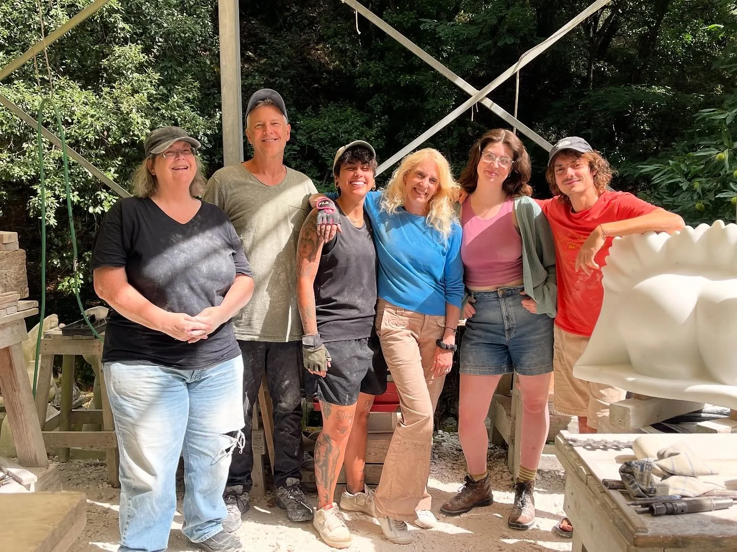 Absolutely magical working with you all 🤍
Hoping to see you again soon, good luck with all your artistic sculptural endeavors!!! Ciao!!!
@more.madeleine @germainebuddenart @joanbcoye Tom and Mary

#marbleworkshop #marble #carving #marmo #art #arte #