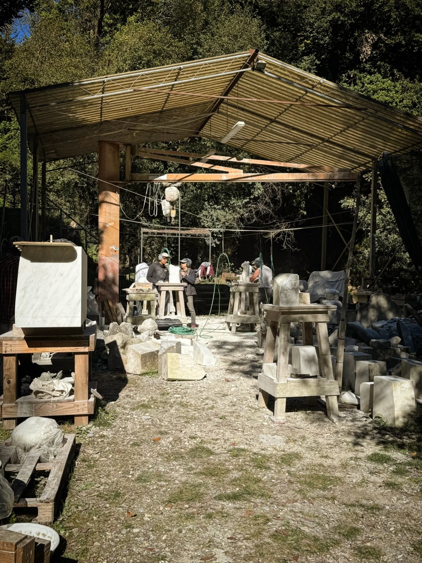 Happy Monday to everyone! 🤗

A little view of our studio from our last workshop in fall. 

We have been having SO many requests and people signing up on our wait list for our Spring sessions we are a little overwhelmed ☺️ thank you for such growing 