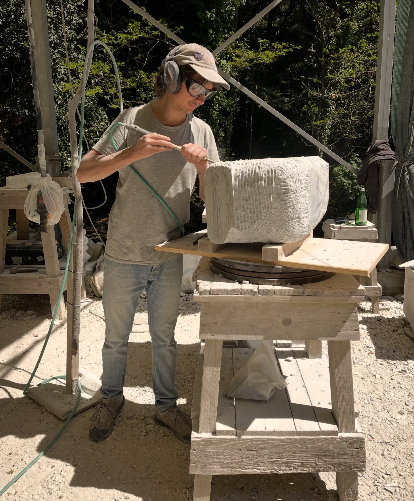 No matter how hard it looks&hellip; we make marble carving simple and easy! ☺️ 🤩

It has been now over 30 years that we have been leading marble workshops and we are proud to say that we have developed our own unique teaching method that makes this 