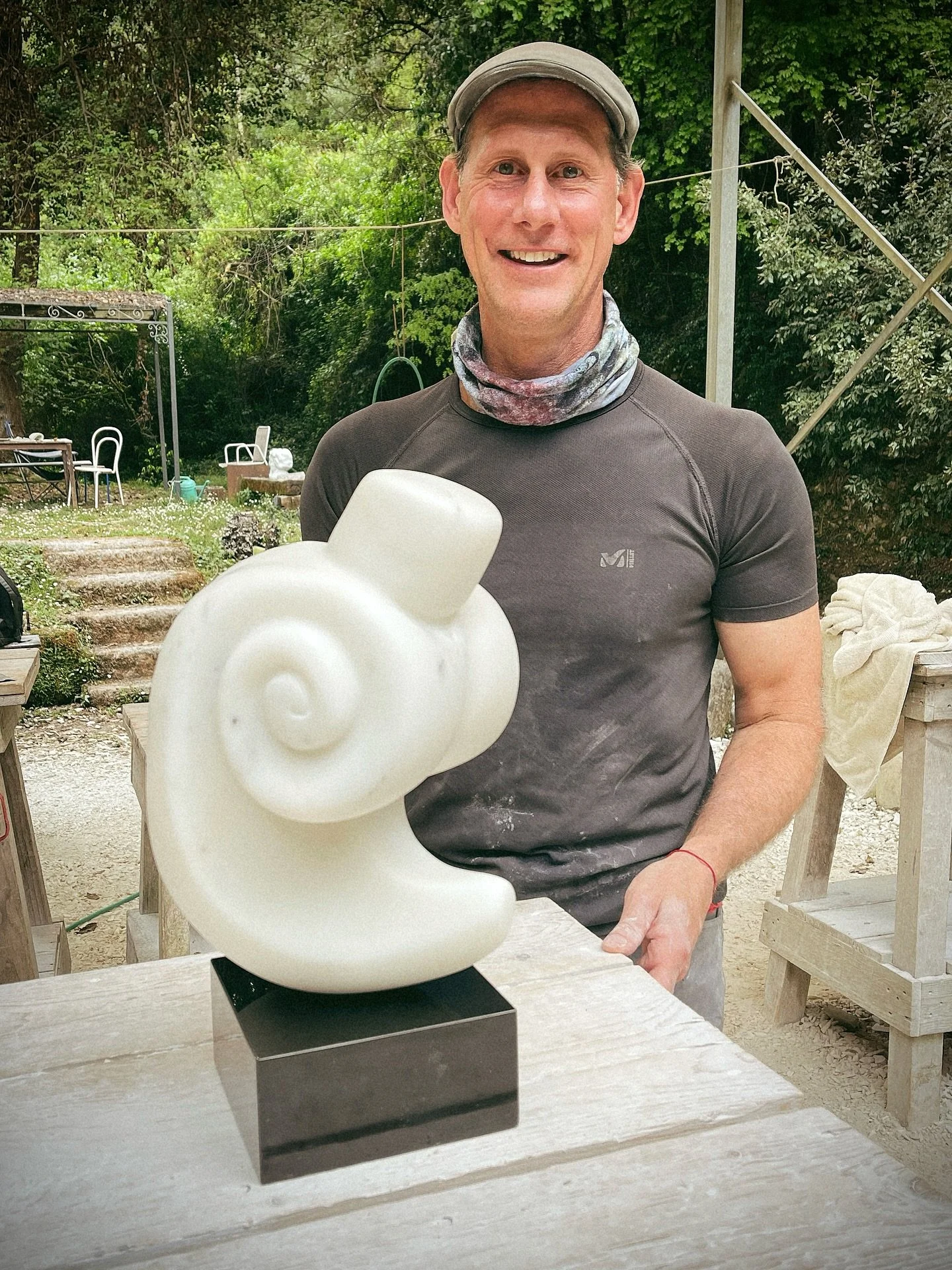 @aj_inspirations and his beautiful sculpture!!! 
It was such a pleasure to meet you Andrew! We wish you all the best for your future artistic endeavors and hope to see you again soon!! 😊

#marbleworkshop #marble #carving #sculptor