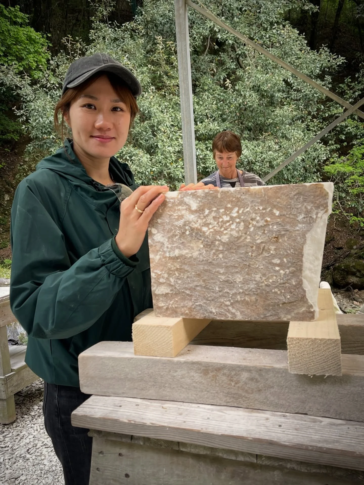 Hello everyone from our dusty studio! 
The first week of our second group of the year is almost finished&hellip; these pictures were taken on the very first day, after choosing their blocks! 

Interesting how a block can look so much bigger once it&r