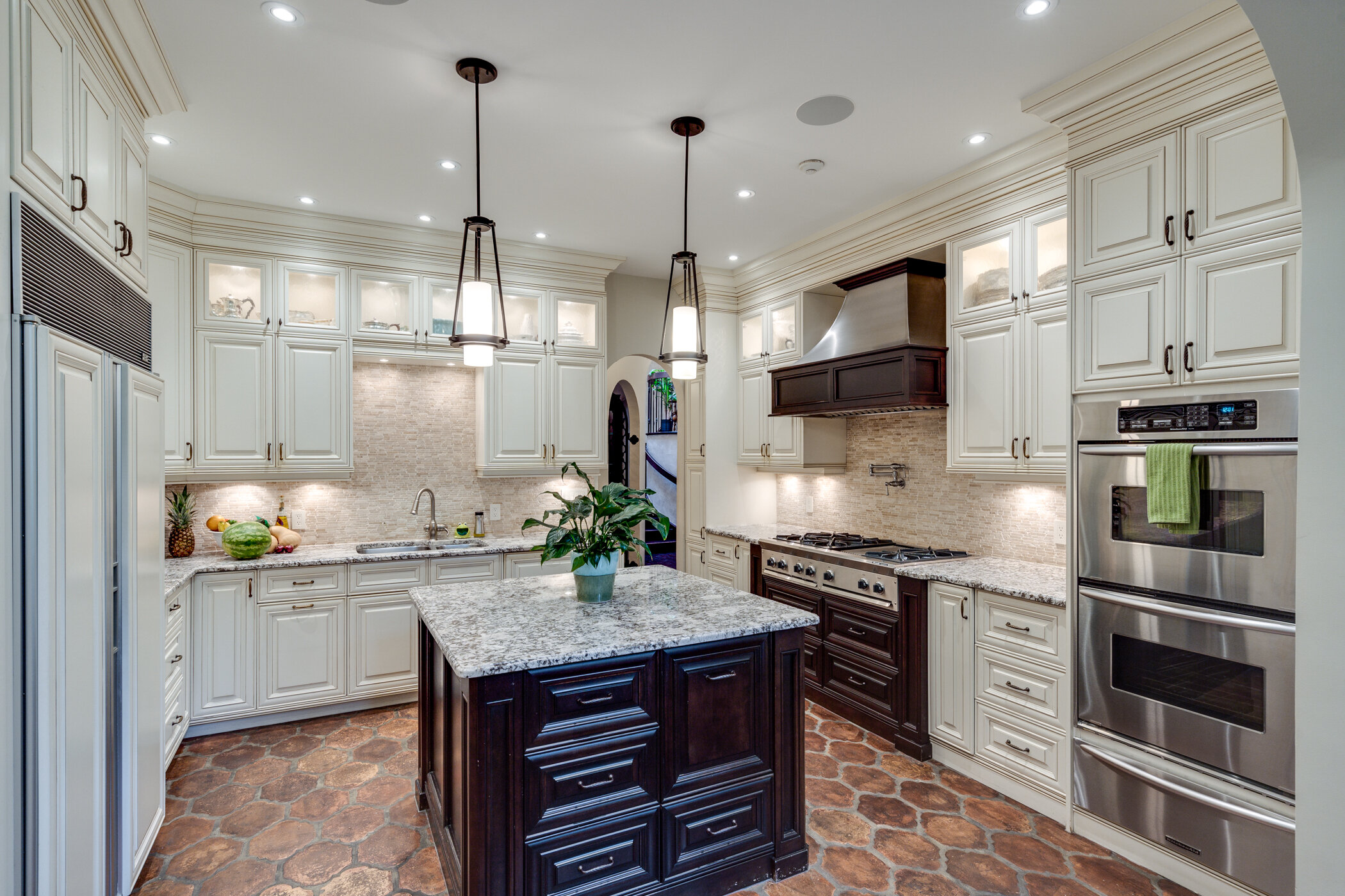 596 Hendry Lane-24.jpg