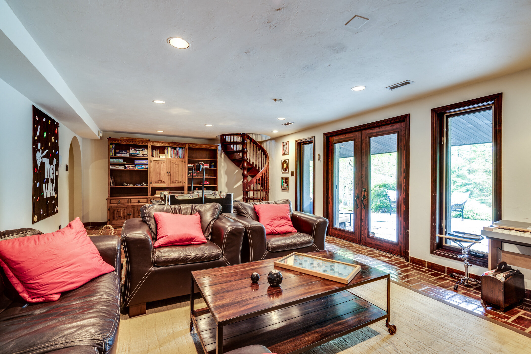 596 Hendry Lane-75.jpg