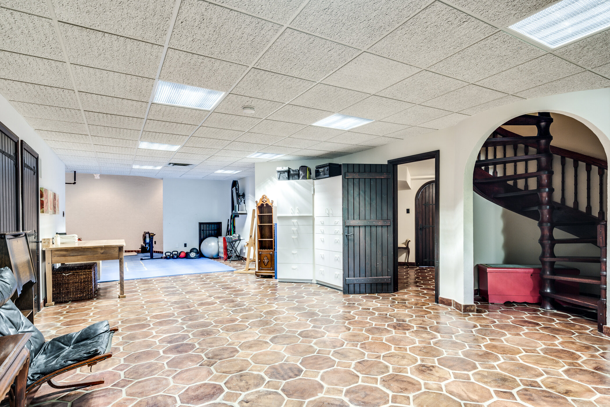 596 Hendry Lane-77.jpg