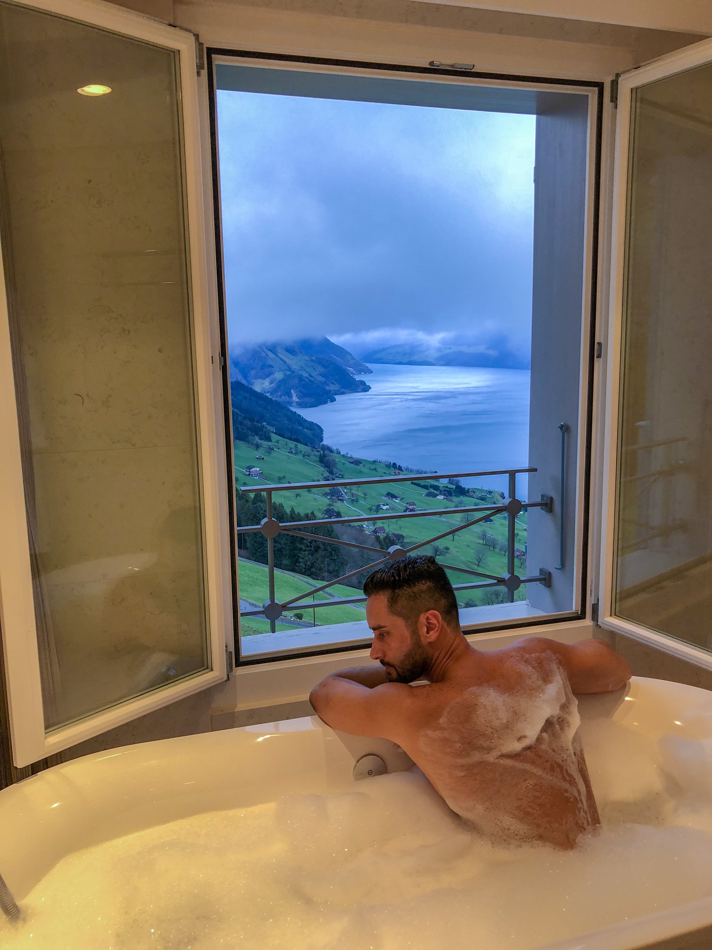 BUBBLE BATH WITH A VIEW