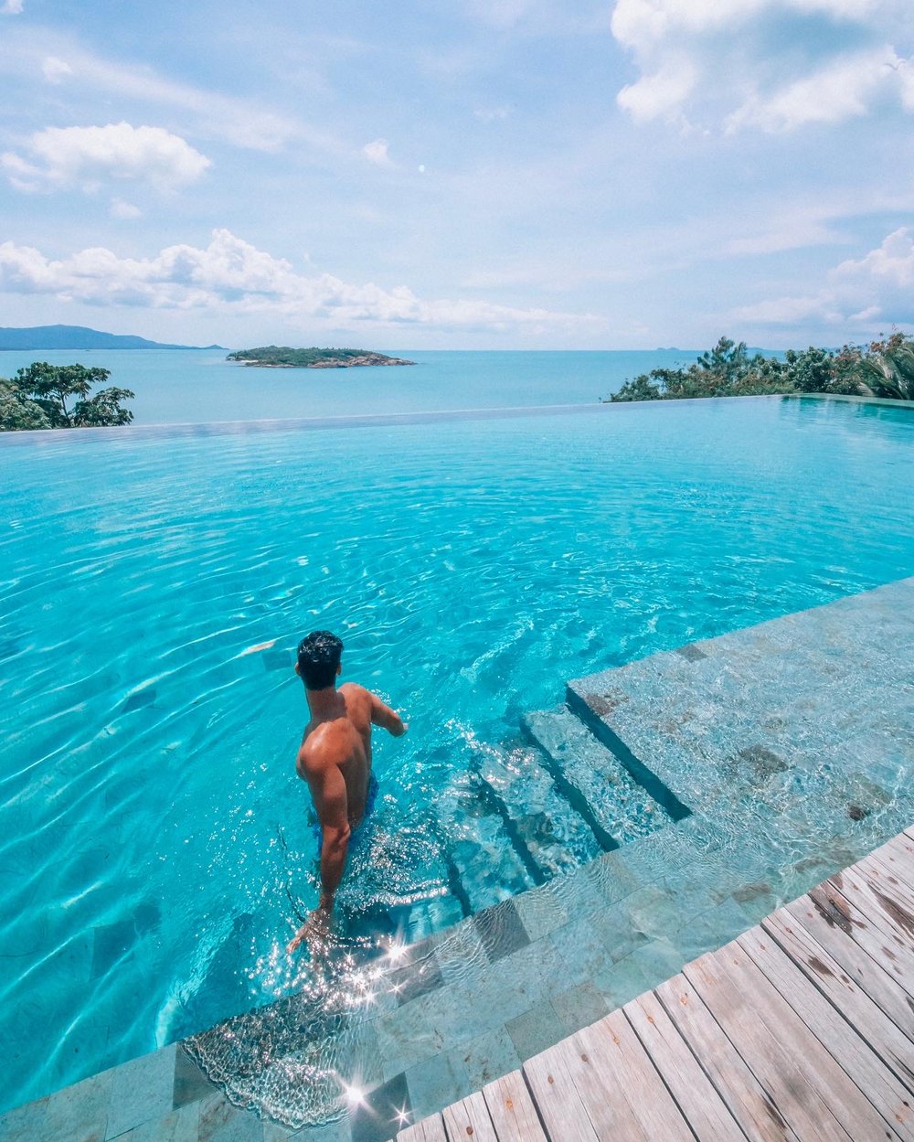  The resort’s infinity pool is the perfect place to relax, read a book or have a cocktail while taking in the views. 