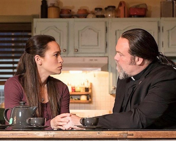 Sharon Taylor and Vincent D'Onofrio in Ghost Wars . 