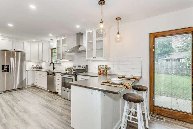 1410+Briarwood+Ln+McPherson+KS-small-010-13-Kitchen-666x444-72dpi.jpg