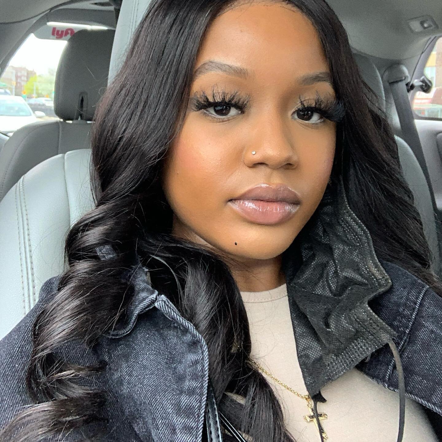The bolder the lashes, the badder the person wearing them 💅🏾💅🏾💅🏾 the JASMINE Lash is so fluffy &amp; full! Look at how they elevate this look 😍

Go ahead and treat yourself, tomorrows Friday after all &amp; you had a long week so why not 😉

.