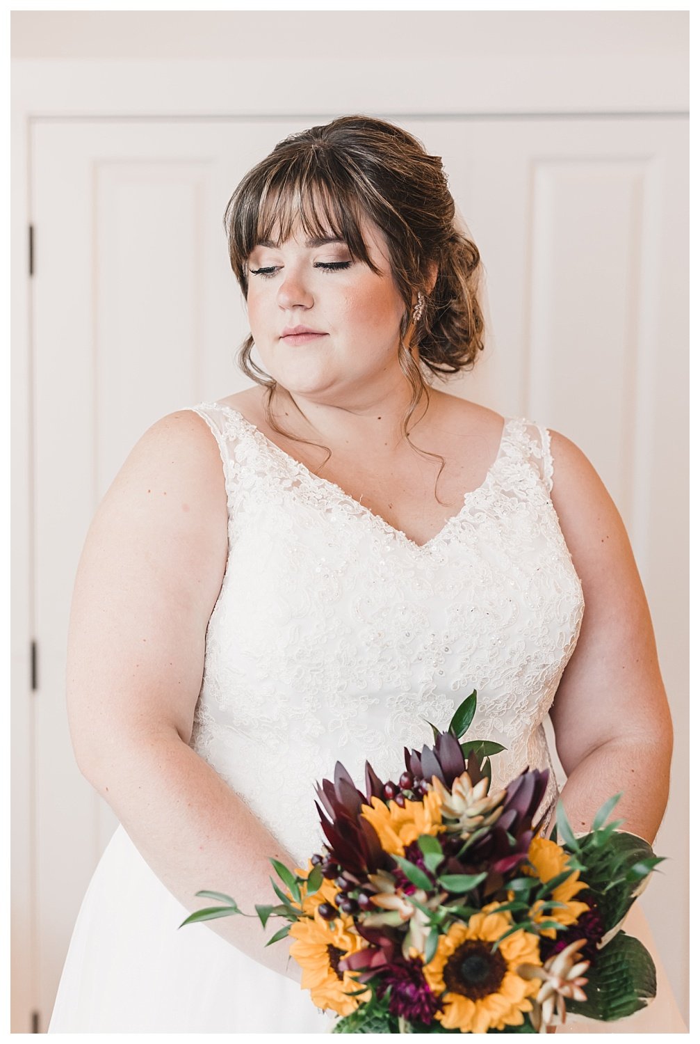 Osbornia Farm wedding, quarryville pa, bride getting ready, bridal portraits, sunflowers, bouquet