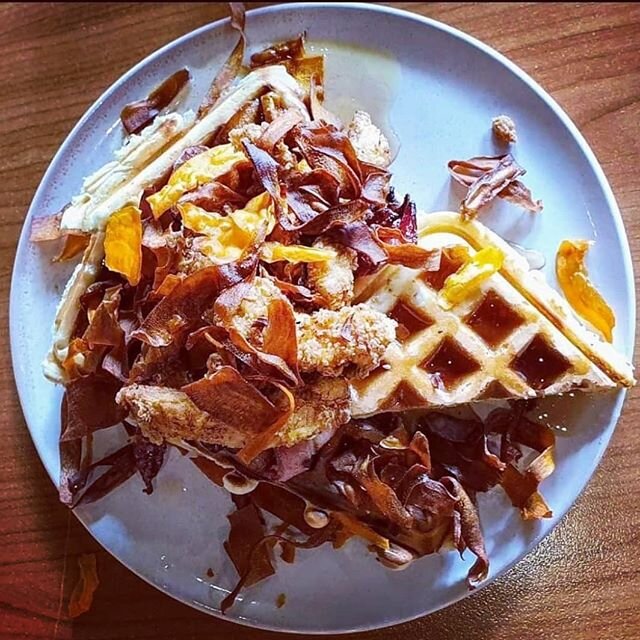 Fried chicken &amp; Waffles...name a more iconic duo!
Serving all day brunch fr 11:30 until 5pm!