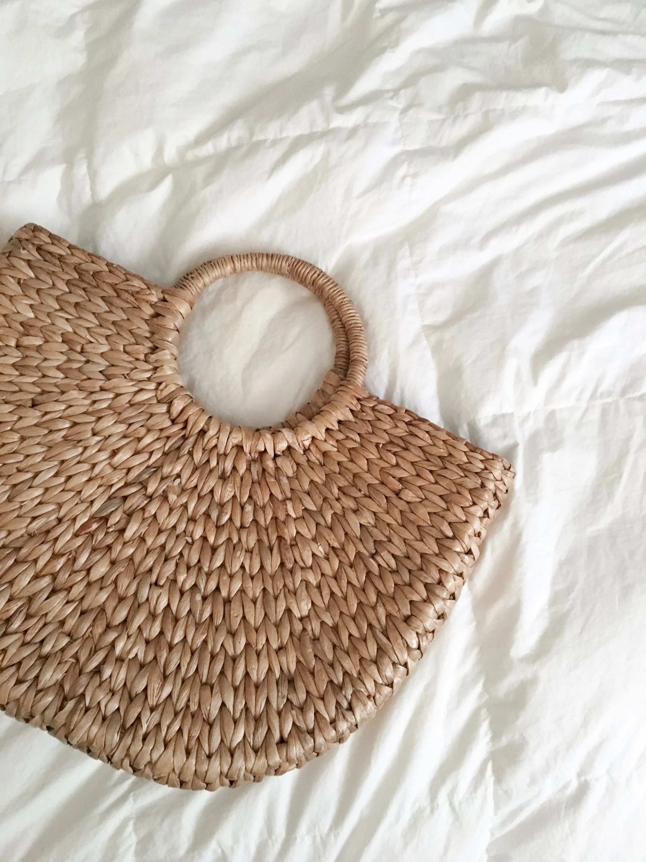 wicker bag from the garage sale warehouse