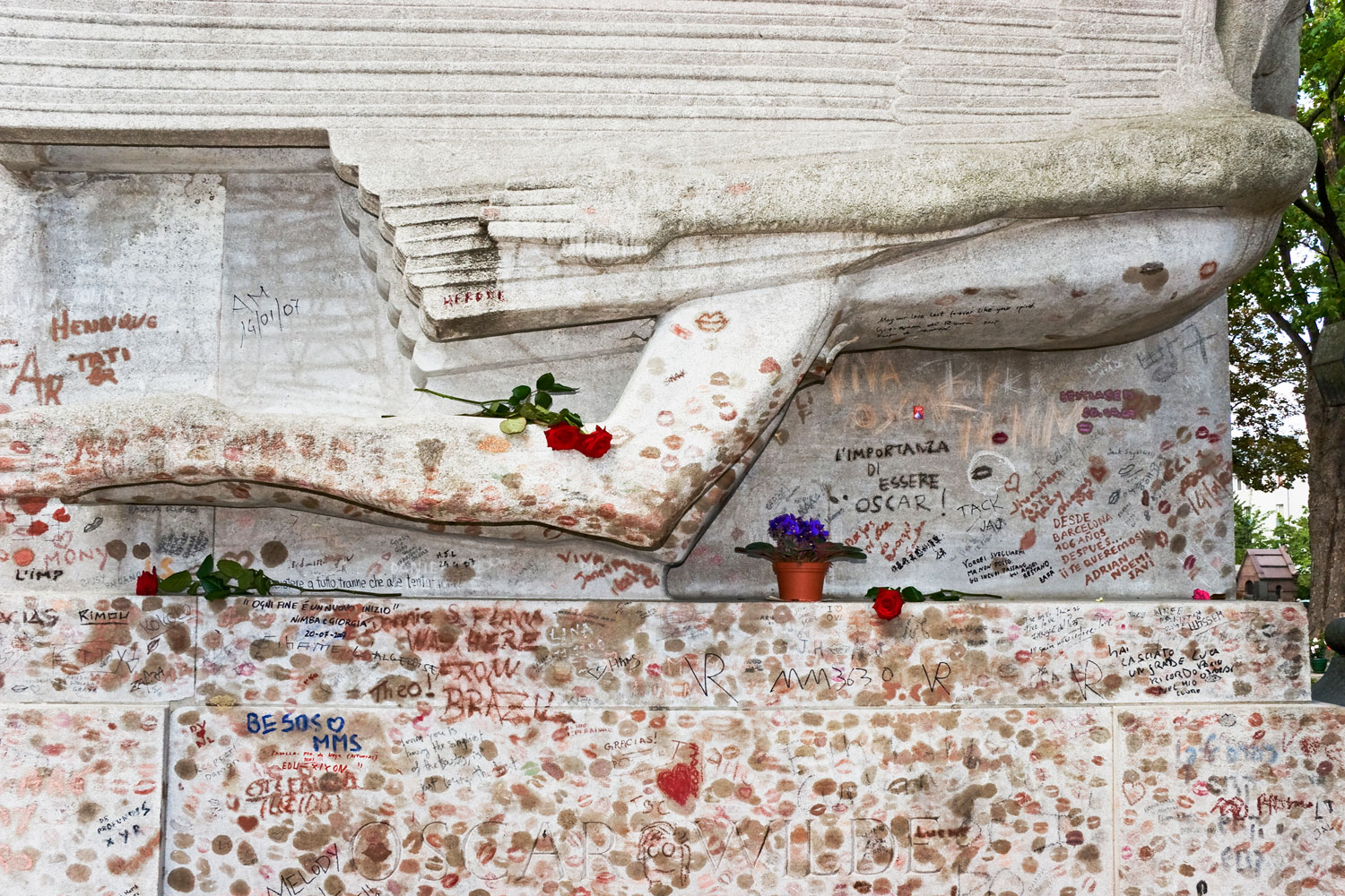 Kisses for Oscar. Pere LaChaise Cemetery, Paris, France