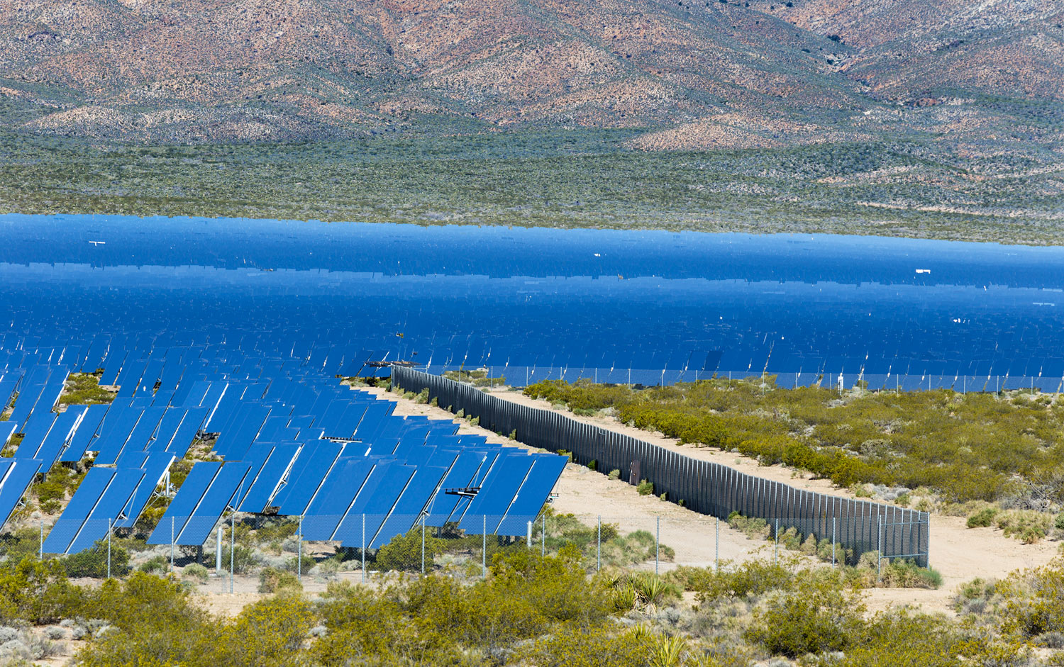 Ivanpah Thermal Solar Plant, CA. Study #3. 2018 (35°33'59.07" N 115°27'25.32" W)