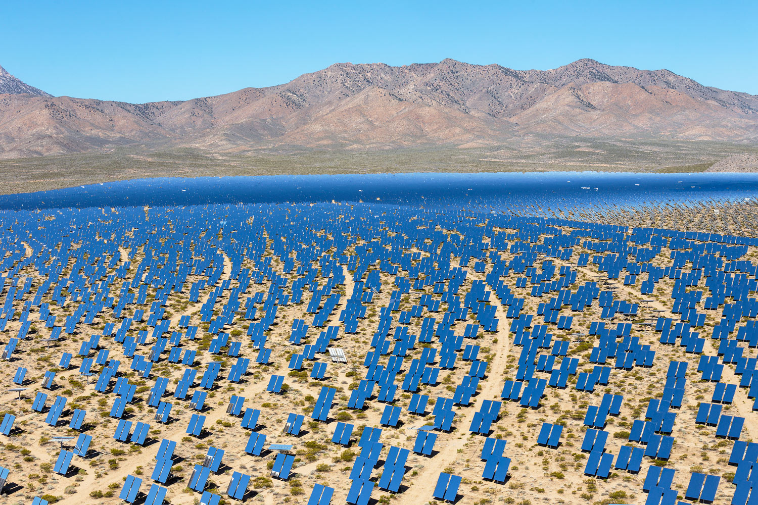 Ivanpah Thermal Solar Plant, CA. Study #1. 2018 (35°34'10.896" N 115°27'54.336" W)