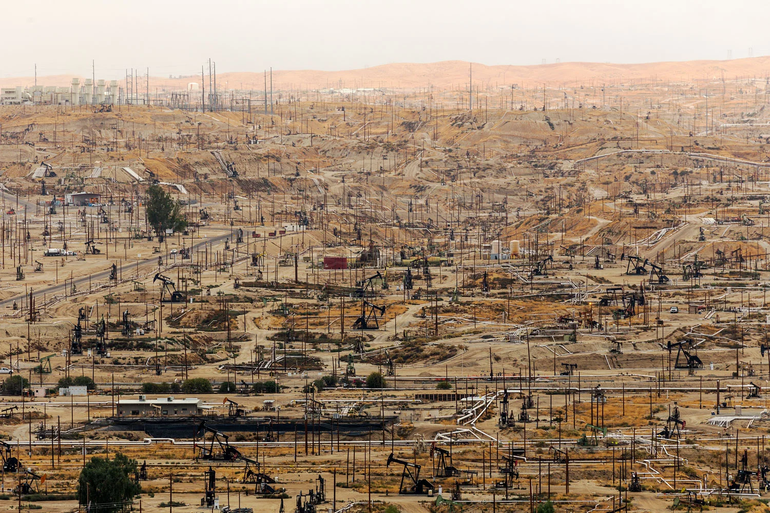 Oildale Oilfield. Bakersfield, CA. Study #3 (35,24.6369N 118,58.6349W)
