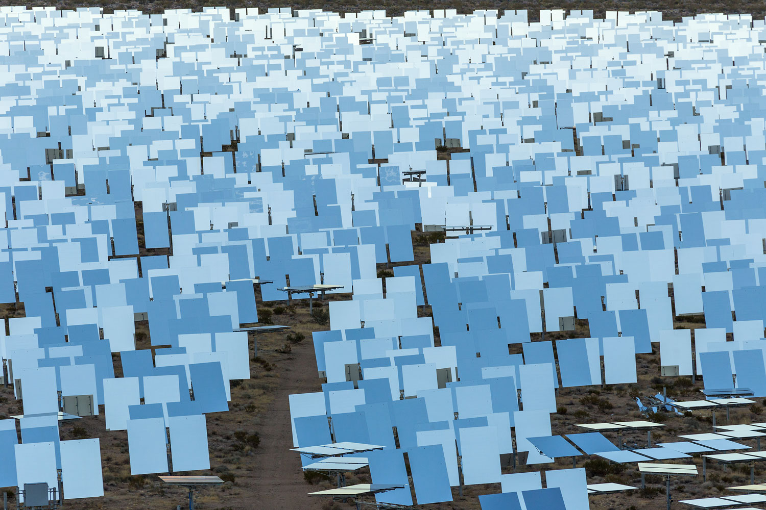 Ivanpah Thermal Solar Plant, CA. Study #21. 2018 (35°34'28.572" N 115°29'39.072" W)